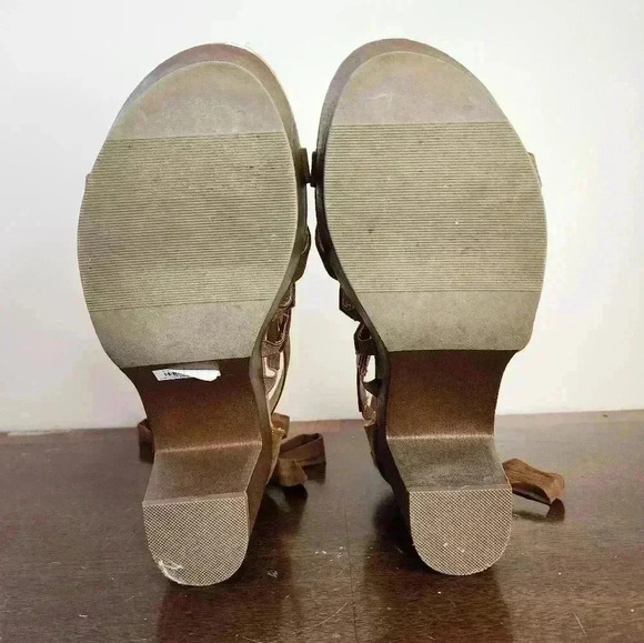 Torrid Sz 10.5 WW Brown Platform Sandals Faux Suede Ankle Wrap Wood Block Heel - Picture 6 of 8